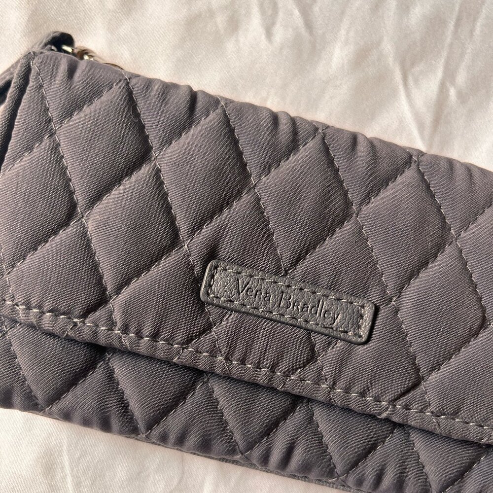 Vera Bradley Women's Quilted Gray Foldable Wallet/Wristlet
